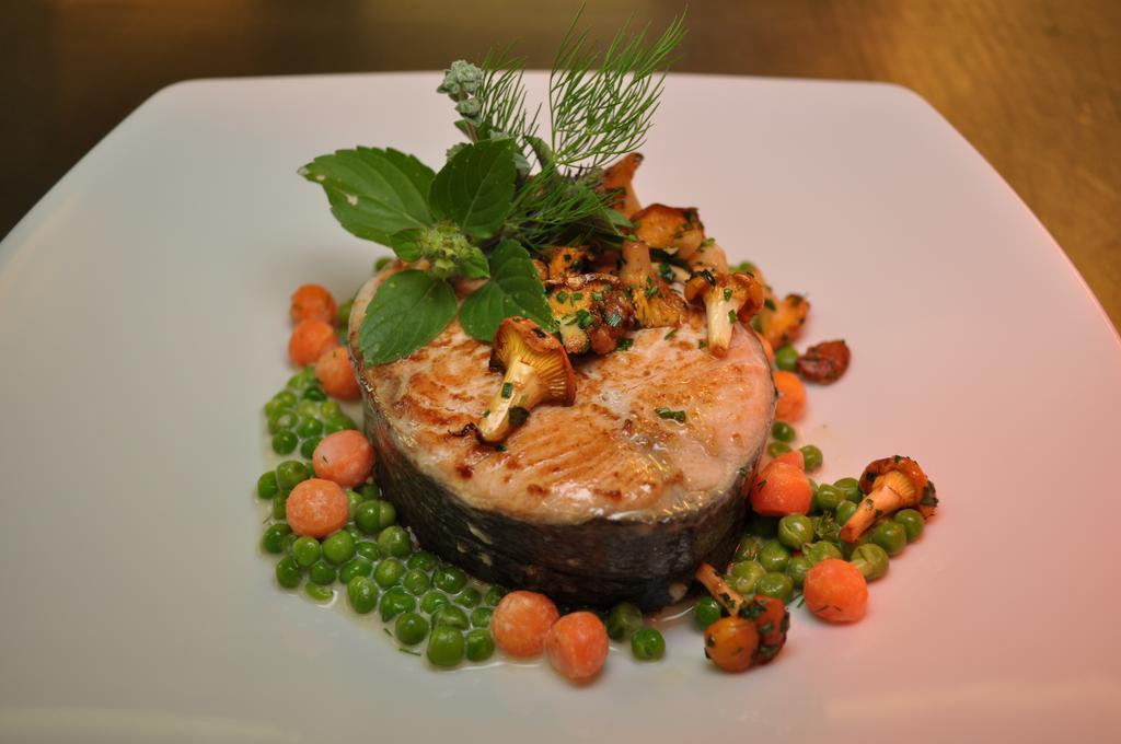 Hotel Restaurant Forstwirt Grasbrunn Eksteriør bilde